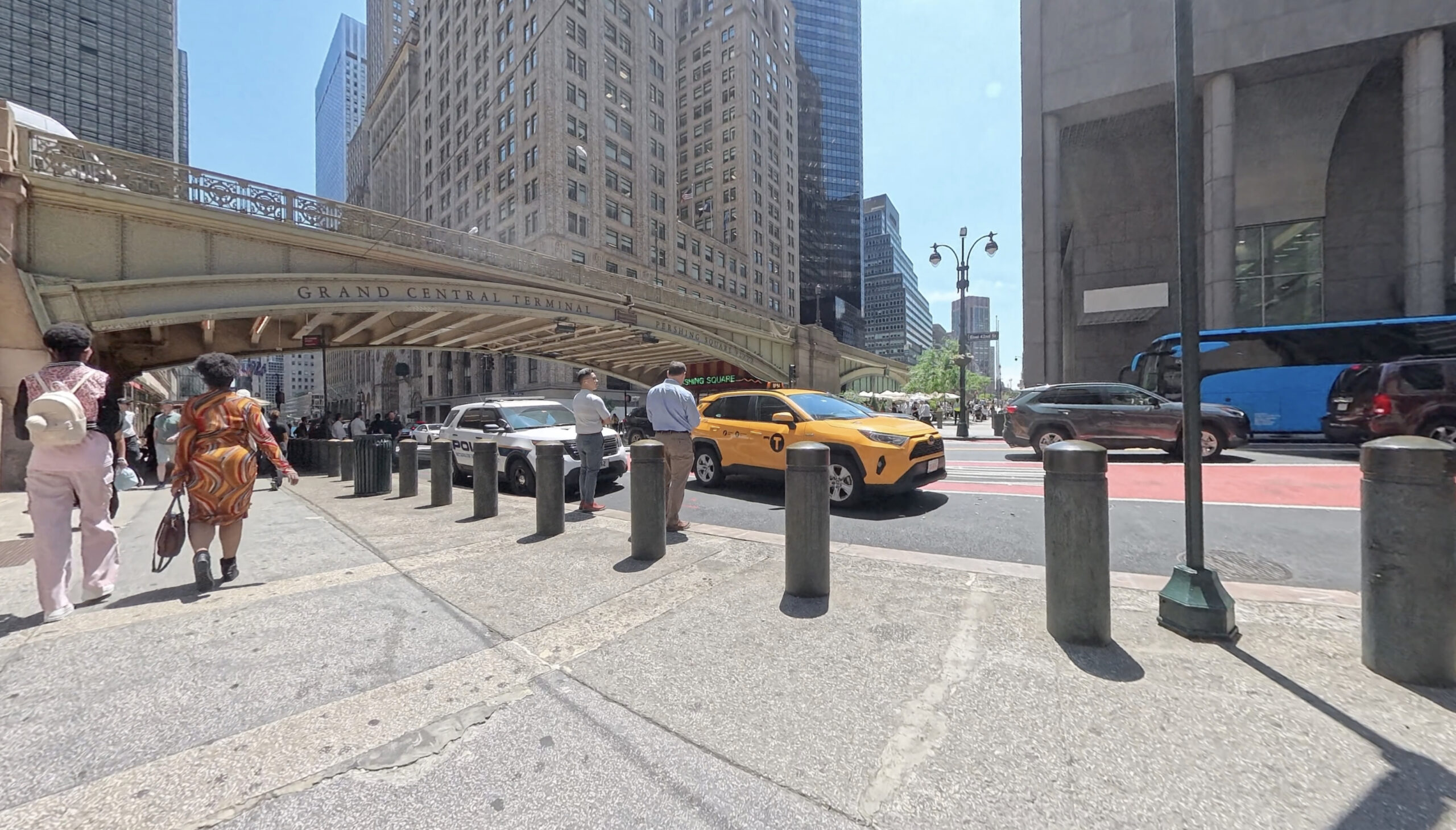 Grand Central Terminal and Midtown Manhattan near LAU New York